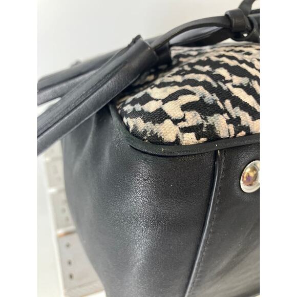 COACH 25811 BLACK, WHITE PRINT CANVAS, LEATHER SHOULDER BAG - Picture 6 of 16